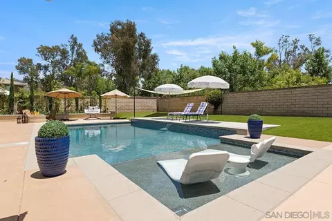 Exterior - 2340 Douglaston Gln, Escondido, CA 92026 photo 9 of 14
