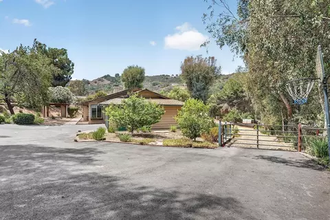 Exterior - 4515 Baja Mission Rd, Fallbrook, CA 92028 photo 1 of 19