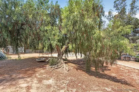 Exterior - 4515 Baja Mission Rd, Fallbrook, CA 92028 photo 10 of 19