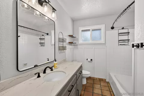 Bath - 4515 Baja Mission Rd, Fallbrook, CA 92028 photo 1 of 3