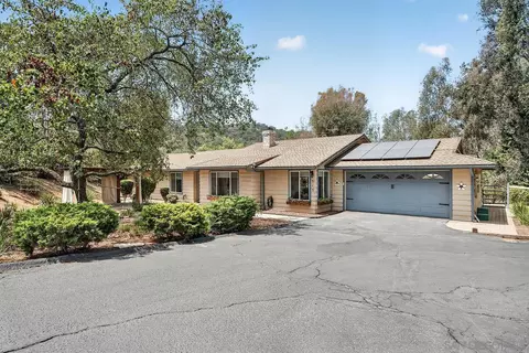 Exterior - 4515 Baja Mission Rd, Fallbrook, CA 92028 photo 3 of 19