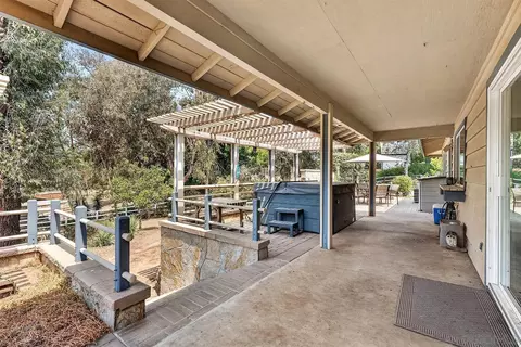 Exterior - 4515 Baja Mission Rd, Fallbrook, CA 92028 photo 5 of 19