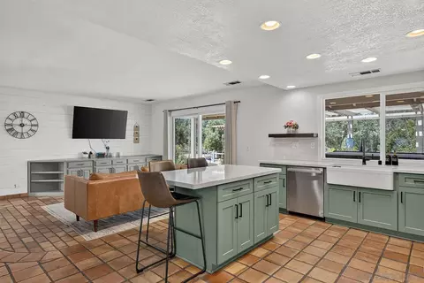 Kitchen - 4515 Baja Mission Rd, Fallbrook, CA 92028 photo 4 of 4