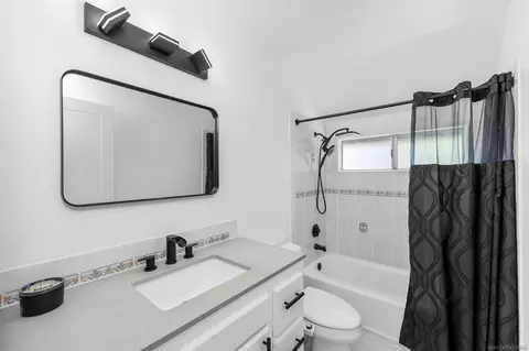 Bath - 321 Windy Ln, Vista, CA 92083 photo 1 of 2