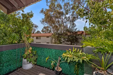 Exterior - 321 Windy Ln, Vista, CA 92083 photo 4 of 8