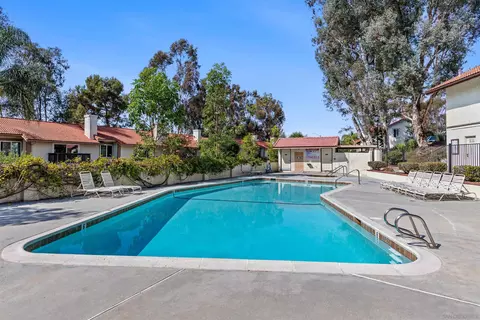 Exterior - 321 Windy Ln, Vista, CA 92083 photo 3 of 8