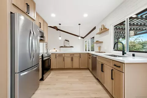 16511 Caminito Vecinos UNIT 64, San Diego, CA 92128