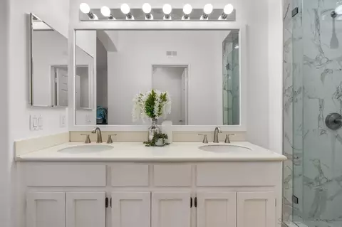 Bath - 12636 Springbrook #E, San Diego, CA 92128 photo 3 of 4