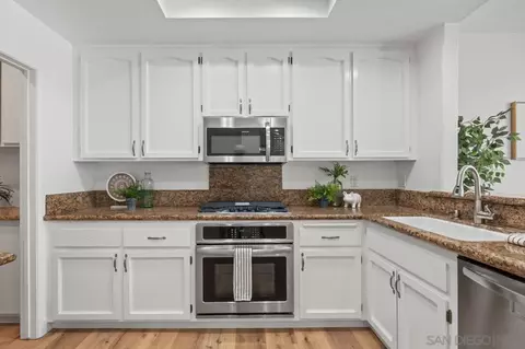 Kitchen - 12636 Springbrook #E, San Diego, CA 92128 photo 2 of 4
