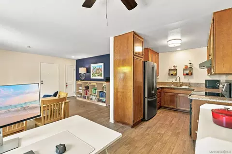 Kitchen - 9645 Easter Way, San Diego, CA 92121 photo 1 of 2