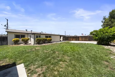 Exterior - 801 Broadview St, Spring Valley, CA 91977 photo 7 of 10