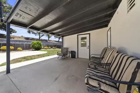 Exterior - 801 Broadview St, Spring Valley, CA 91977 photo 4 of 10