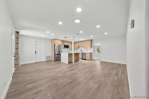 Living - 801 Broadview St, Spring Valley, CA 91977 photo 1 of 3