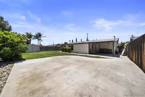 Exterior - 801 Broadview St, Spring Valley, CA 91977 photo 6 of 10