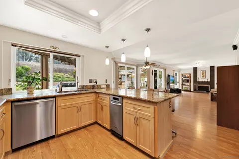 Kitchen - 13057 Treecrest, Poway, CA 92064 photo 3 of 4