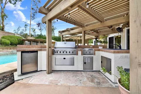 Kitchen - 13057 Treecrest, Poway, CA 92064 photo 4 of 4