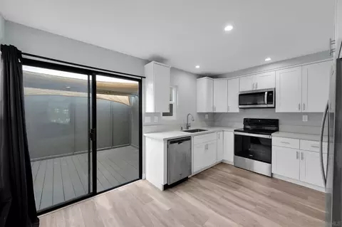 1235 River Glen Row #83, San Diego, CA 92111