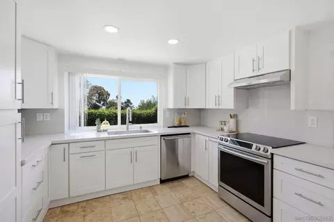Kitchen - 2264 Caminito Castillo, La Jolla, CA 92037 photo 1 of 2