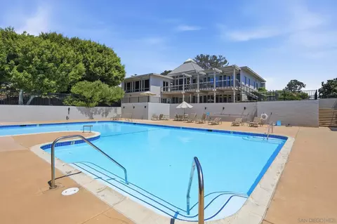Exterior - 2264 Caminito Castillo, La Jolla, CA 92037 photo 2 of 2