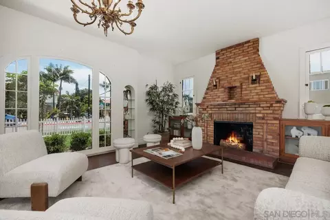 Living - 304 La Veta Ave, Encinitas, CA 92024 photo 5 of 5