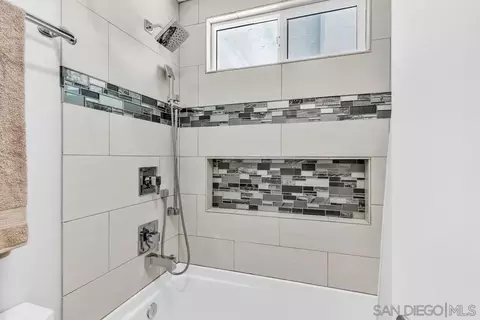 Bath - 9202 Via De Amor, Santee, CA 92071 photo 2 of 3