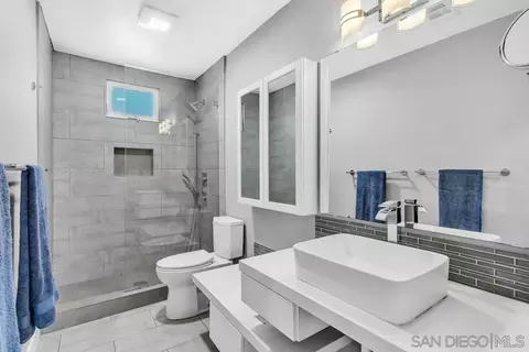 Bath - 9202 Via De Amor, Santee, CA 92071 photo 3 of 3