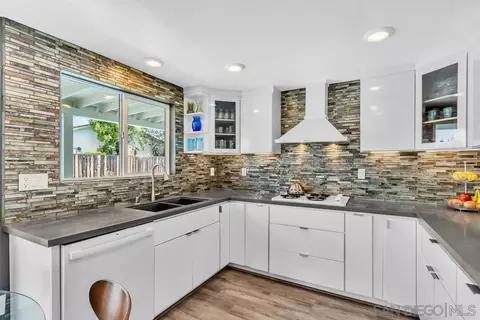 Kitchen - 9202 Via De Amor, Santee, CA 92071 photo 6 of 9