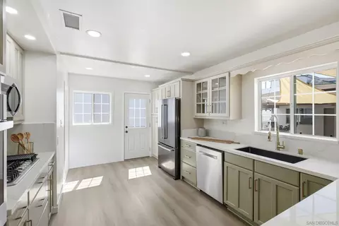 Kitchen - 6955 Bruce Ct, La Mesa, CA 91942 photo 4 of 4