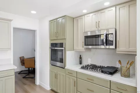 Kitchen - 6955 Bruce Ct, La Mesa, CA 91942 photo 3 of 4