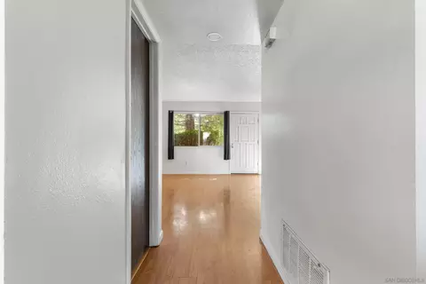 Entry Way - 2750 White Ave, Chico, CA 95973 photo 6 of 10