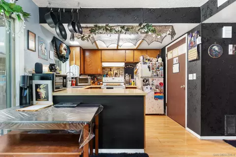 Kitchen - 2750 White Ave, Chico, CA 95973 photo 2 of 10