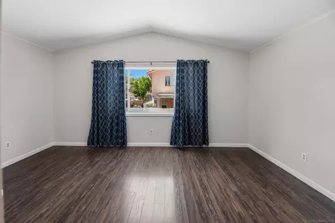Living - 633 Thunder Gln, Escondido, CA 92027 photo 5 of 5