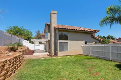 Exterior - 633 Thunder Gln, Escondido, CA 92027 photo 7 of 12