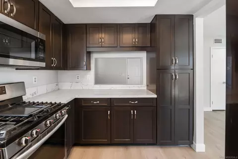 Kitchen - 633 Thunder Gln, Escondido, CA 92027 photo 3 of 4