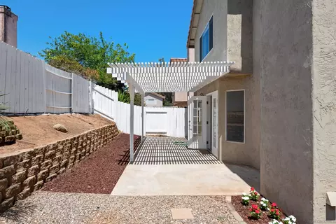 Exterior - 633 Thunder Gln, Escondido, CA 92027 photo 8 of 12