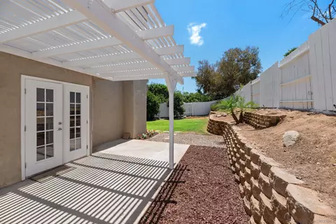 Exterior - 633 Thunder Gln, Escondido, CA 92027 photo 10 of 12
