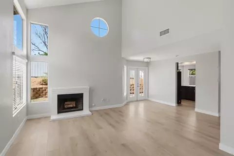 Living - 633 Thunder Gln, Escondido, CA 92027 photo 1 of 5