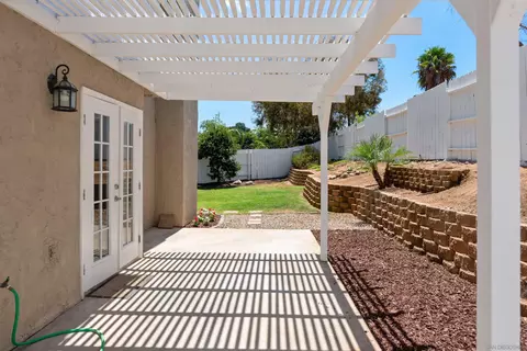 Exterior - 633 Thunder Gln, Escondido, CA 92027 photo 9 of 12