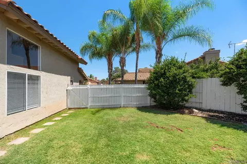 Exterior - 633 Thunder Gln, Escondido, CA 92027 photo 5 of 12