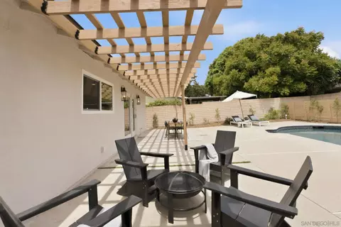 Exterior - 3610 Trieste Dr, Carlsbad, CA 92010 photo 6 of 9