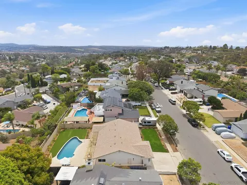 View/Area - 3610 Trieste Dr, Carlsbad, CA 92010 photo 9 of 12
