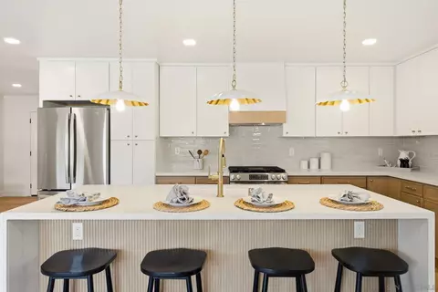 Kitchen - 3610 Trieste Dr, Carlsbad, CA 92010 photo 4 of 5