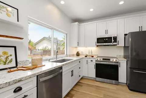 Kitchen - 156 Cerro, Encinitas, CA 92024 photo 2 of 3