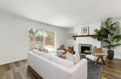 Living - 156 Cerro, Encinitas, CA 92024 photo 4 of 6