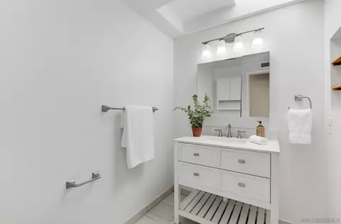 Bath - 156 Cerro, Encinitas, CA 92024 photo 3 of 3