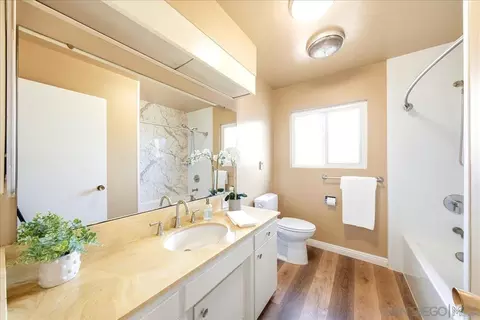 Bath - 3195 Purer Rd, Escondido, CA 92029 photo 1 of 5