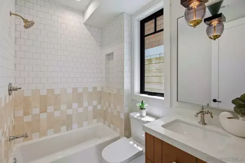 Bath - 845 G Ave, Coronado, CA 92118 photo 1 of 7