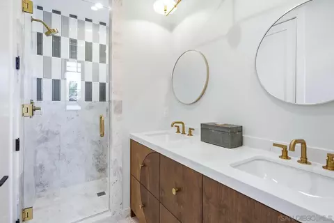 Bath - 845 G Ave, Coronado, CA 92118 photo 4 of 7