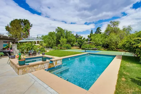 Exterior - 3538 Cazador Ln, Fallbrook, CA 92028 photo 3 of 28