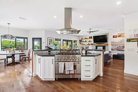 Kitchen - 3538 Cazador Ln, Fallbrook, CA 92028 photo 4 of 7